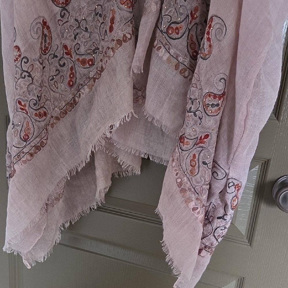 Pink Embroidered Kimono - Picture 4 of 5